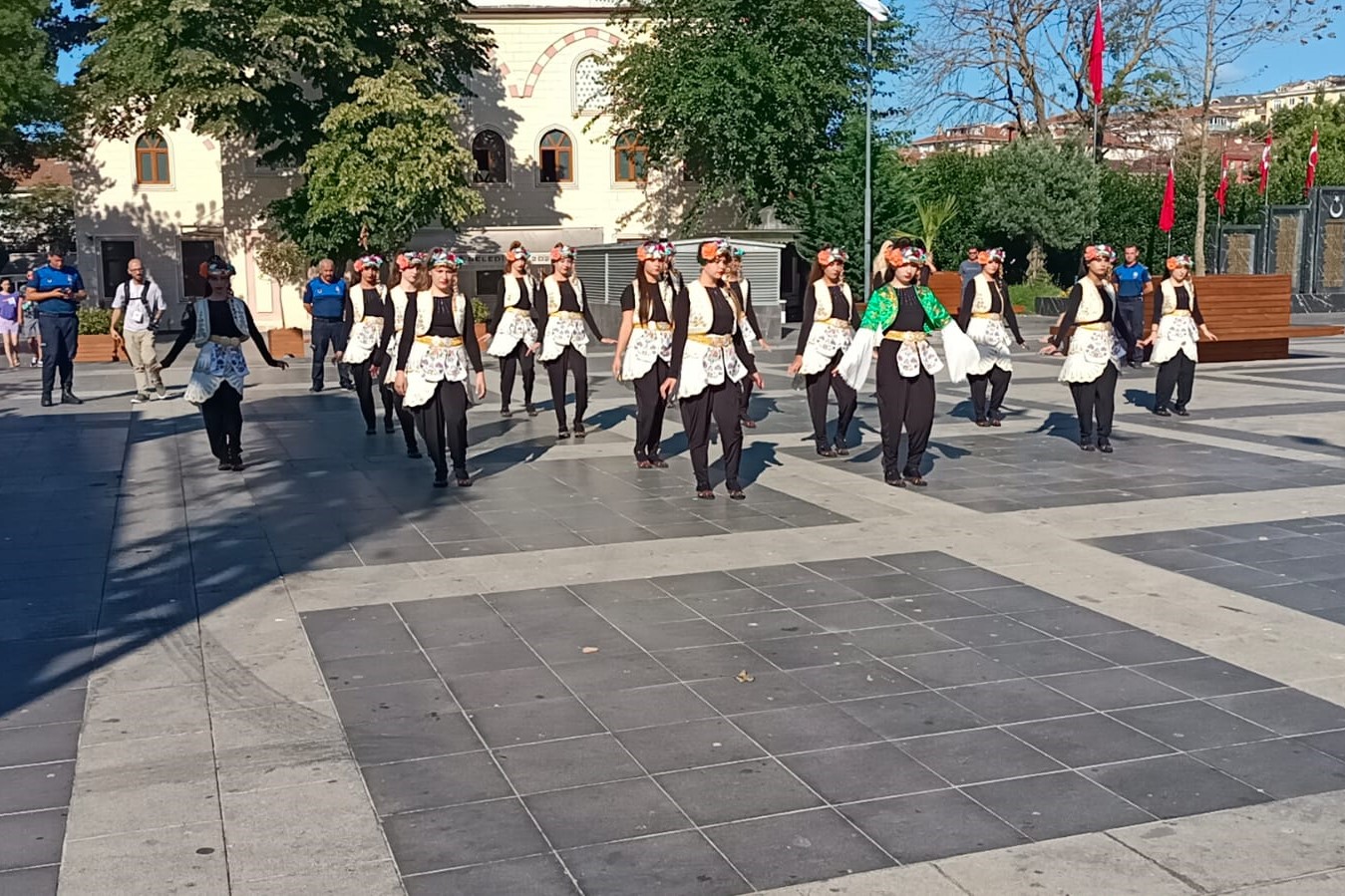 Paşa Halk Dansları Topluluğu Şile Bezi Festivalinde sahne aldı
