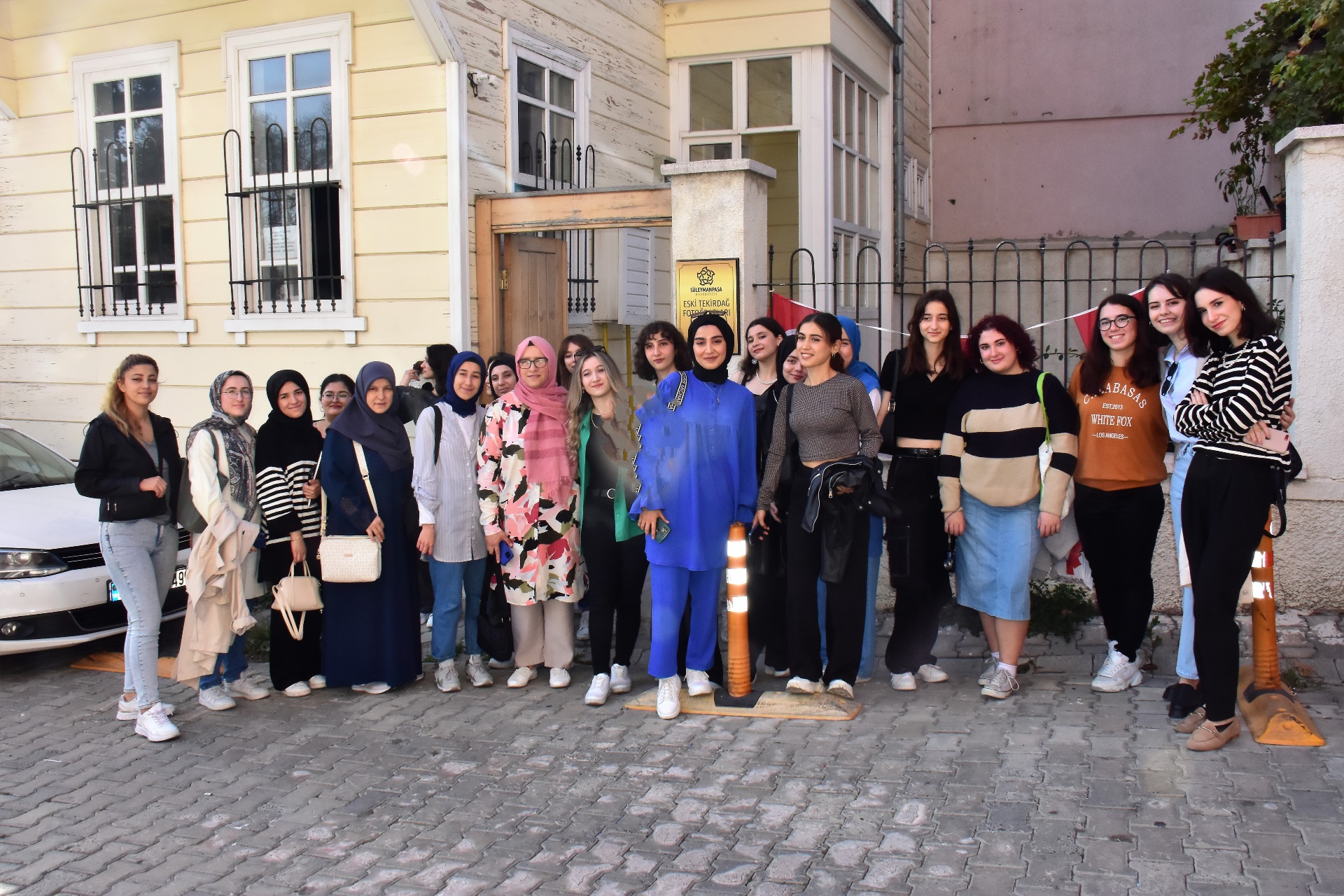 Süleymanpaşa Belediyesinden üniversiteli kızlara şehir turu