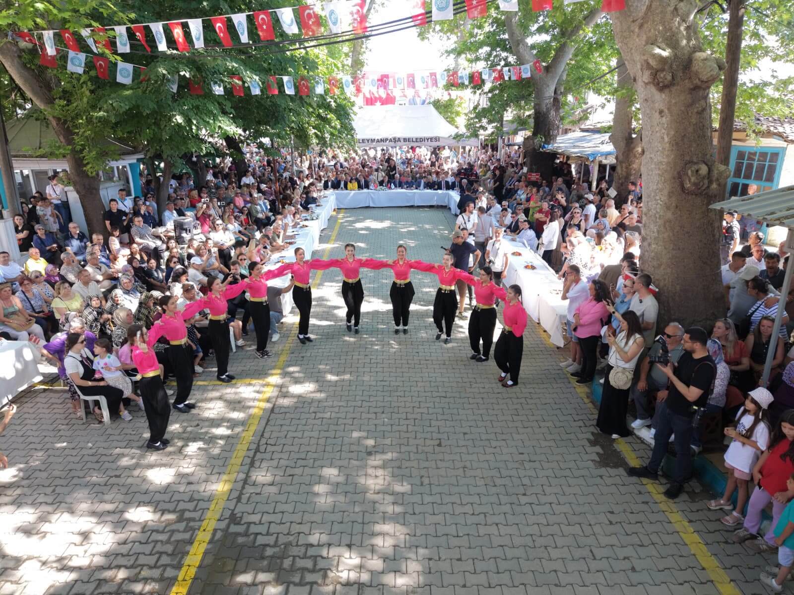 60. Kiraz Festivali Naip Mahallesinde Coşkuyla Başladı