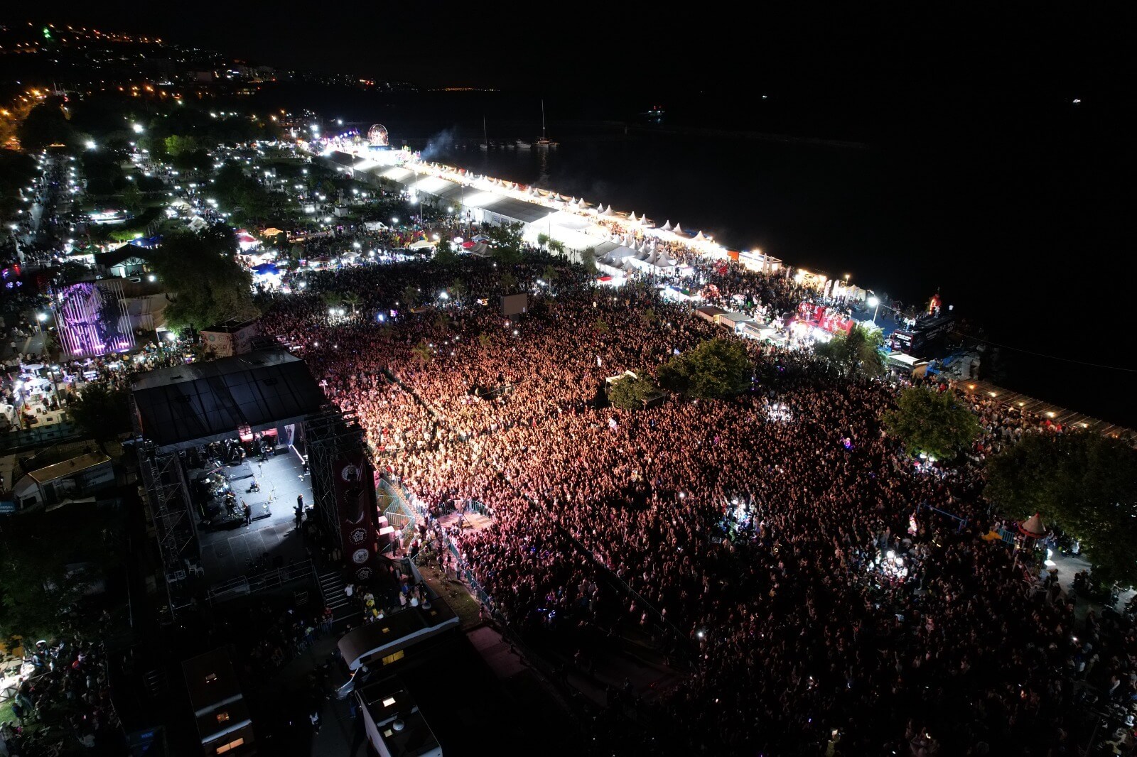 Kiraz Festivalinde Muhteşem Cumartesi