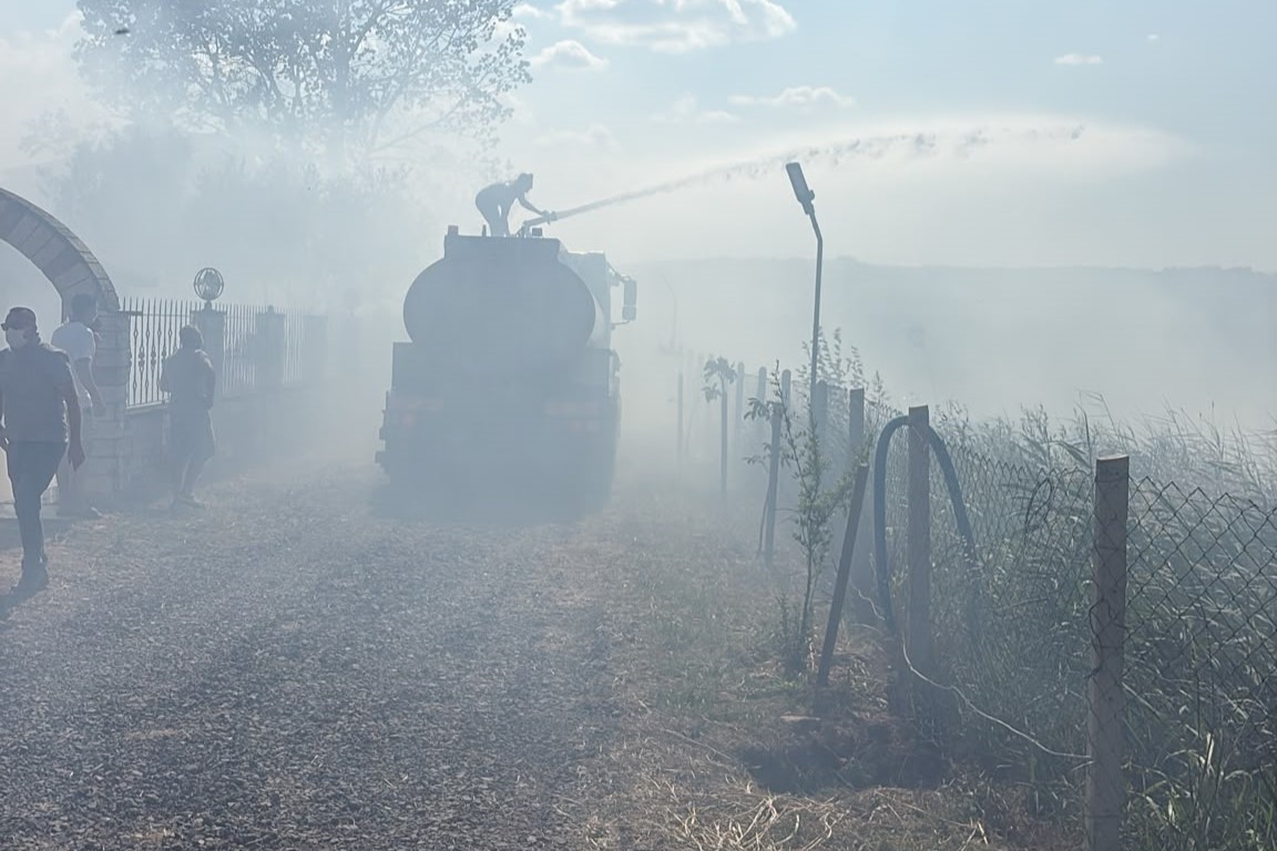 Süleymanpaşa Belediyesinden Tarla Yangınlarına Tam Kadro Müdahale