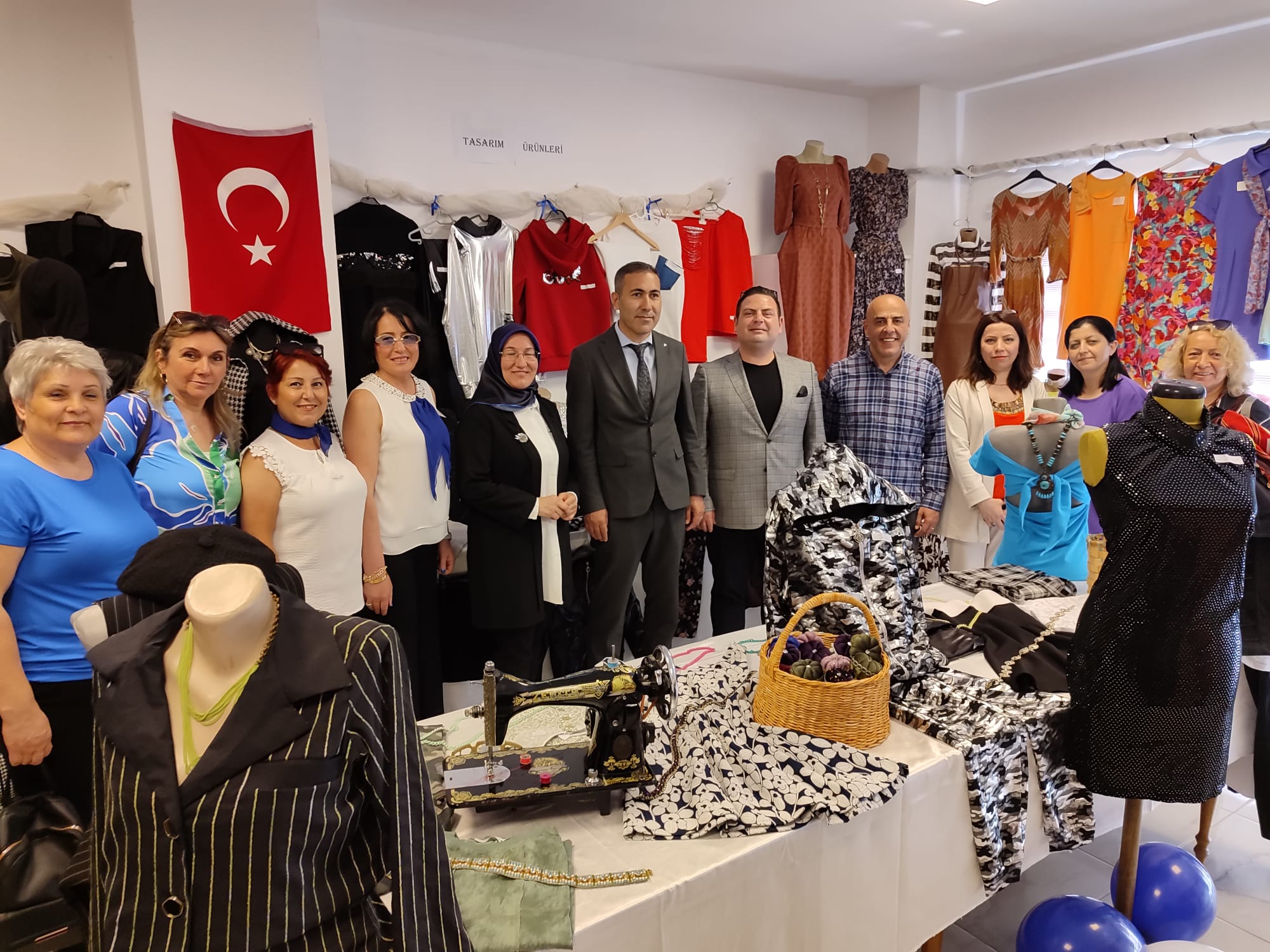 Giyim Kursu öğrencilerinden yılsonu sergisi