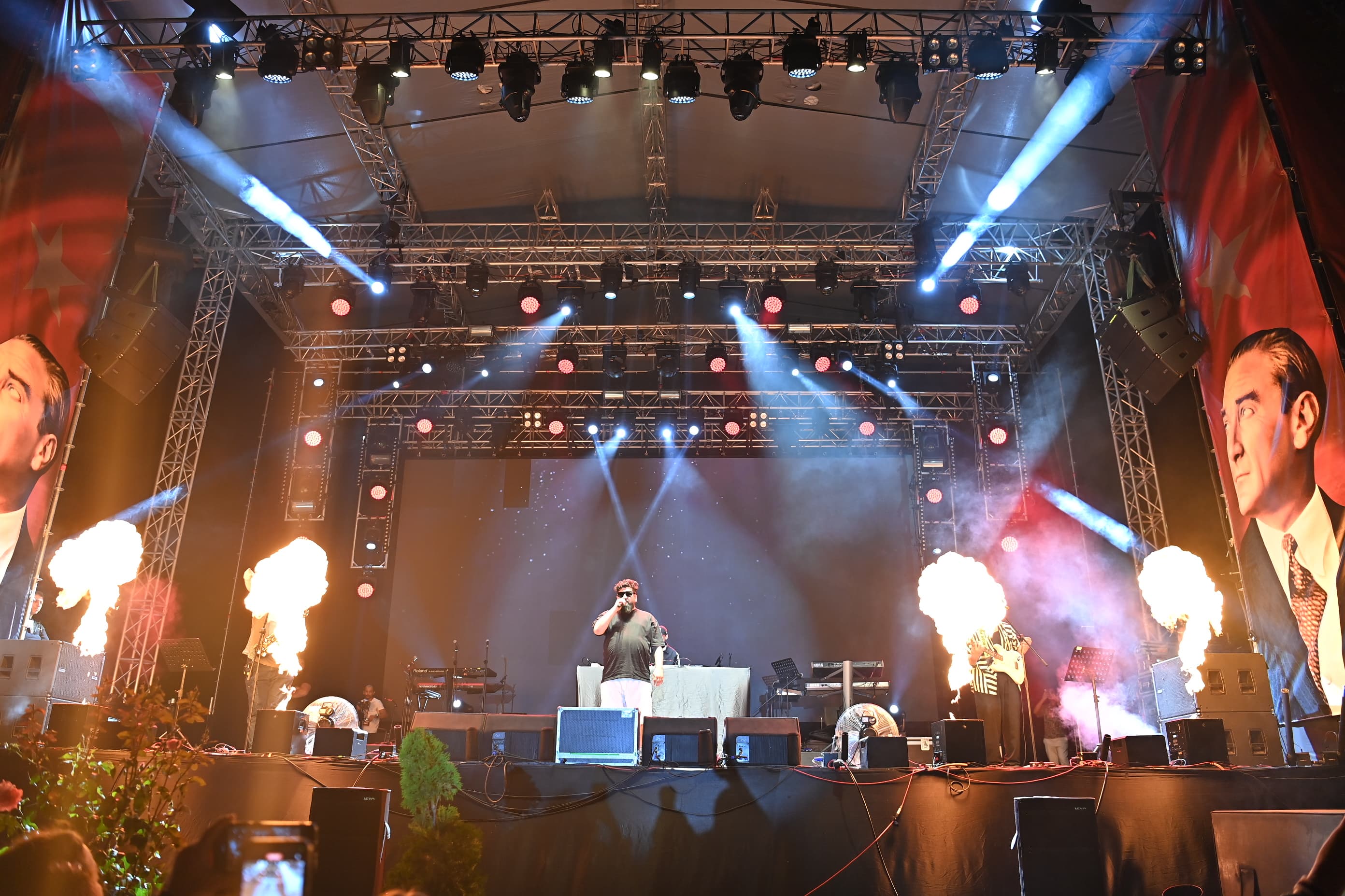 Kiraz Festivalinin ikinci gününe Eypio ve Oğuzhan Koç damgası