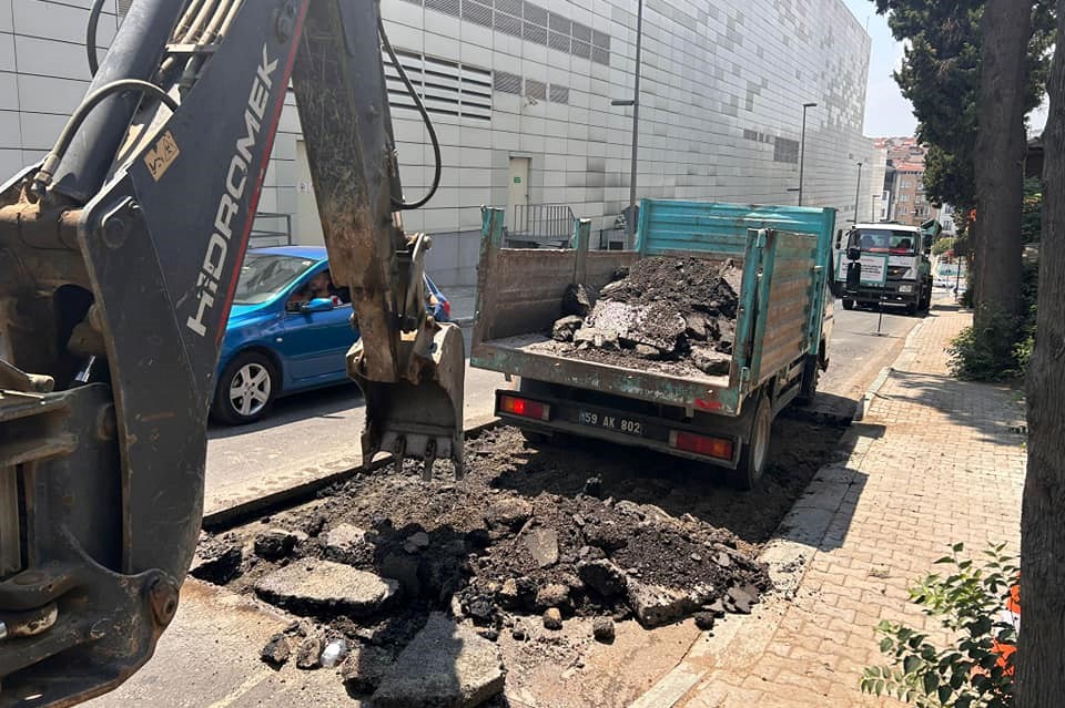 Süleymanpaşa Belediyesi ekipleri şehrin her noktasında çalışmalarını sürdürüyor
