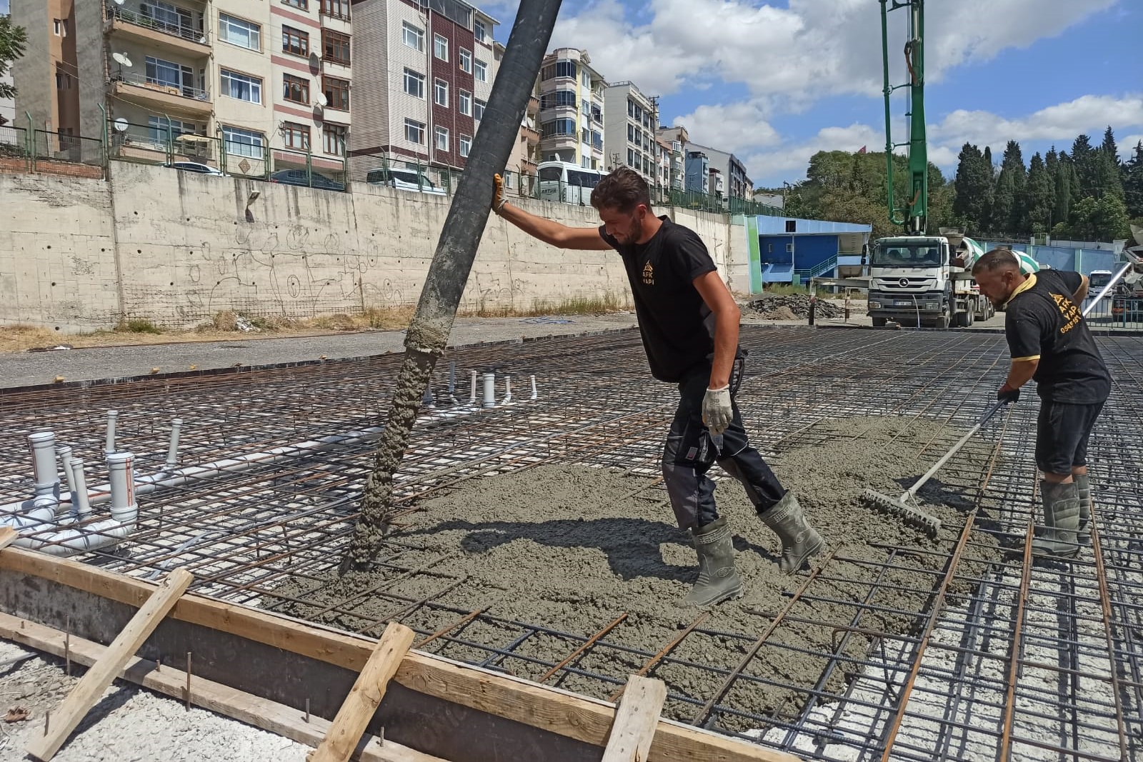 Süleymanpaşa Belediyesi Ek Hizmet Binası Ve Yaşam Kompleksinde İlk Beton Atıldı