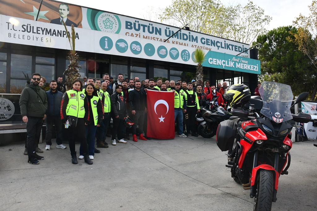 Süleymanpaşa Belediyesi Ahmet Erensoy Gençlik Merkezi’nde Şampiyonluk Coşkusu