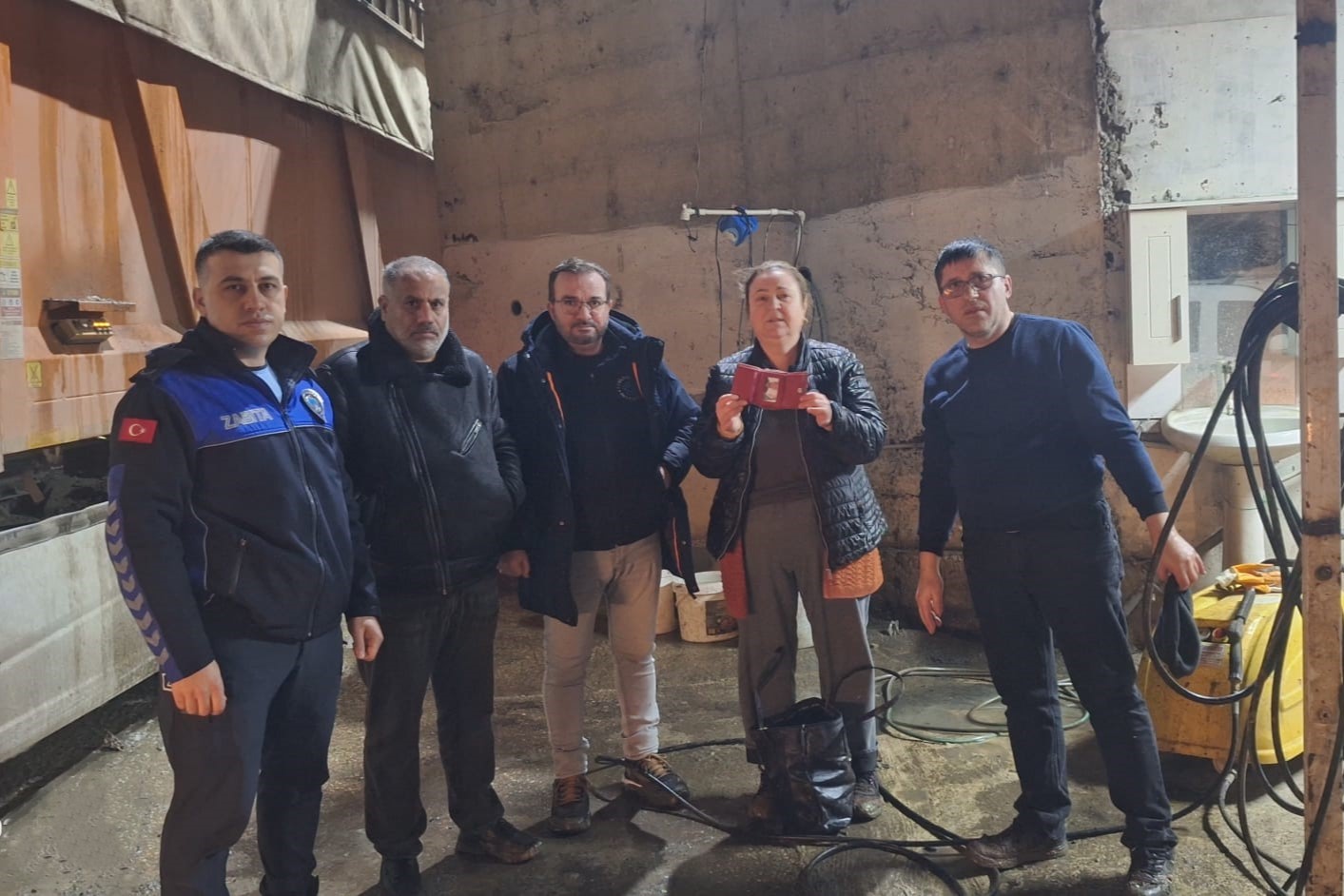 Çöpe Atılan Cüzdanı Süleymanpaşa Belediyesi Personeli Buldu
