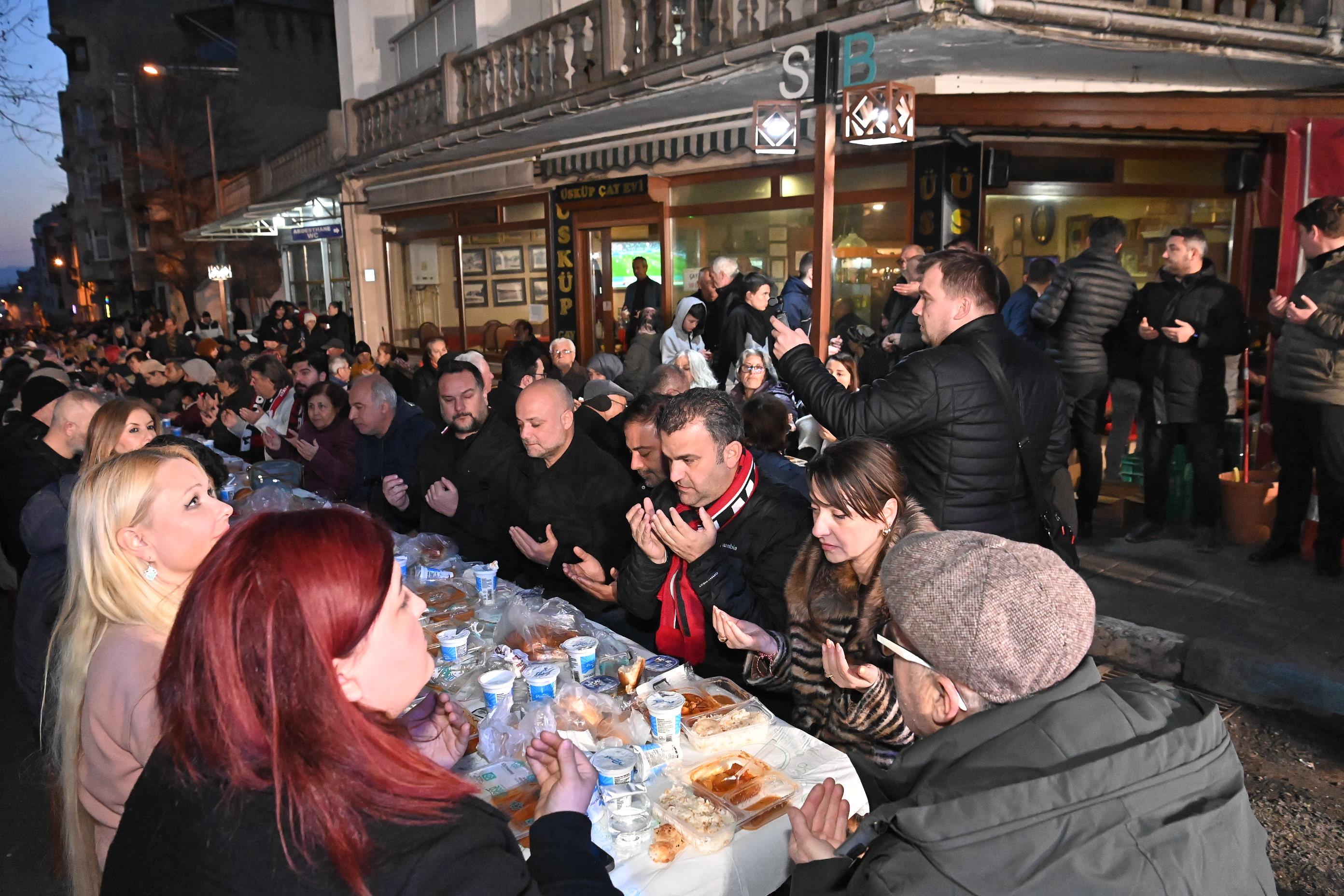 Süleymanpaşa Belediyesinden Beş Mahallede Daha İftar Coşkusu