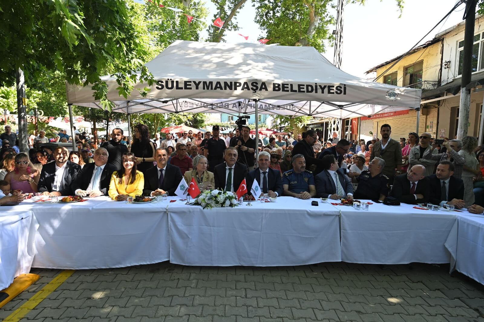 60. Kiraz Festivali Naip Mahallesinde Coşkuyla Başladı