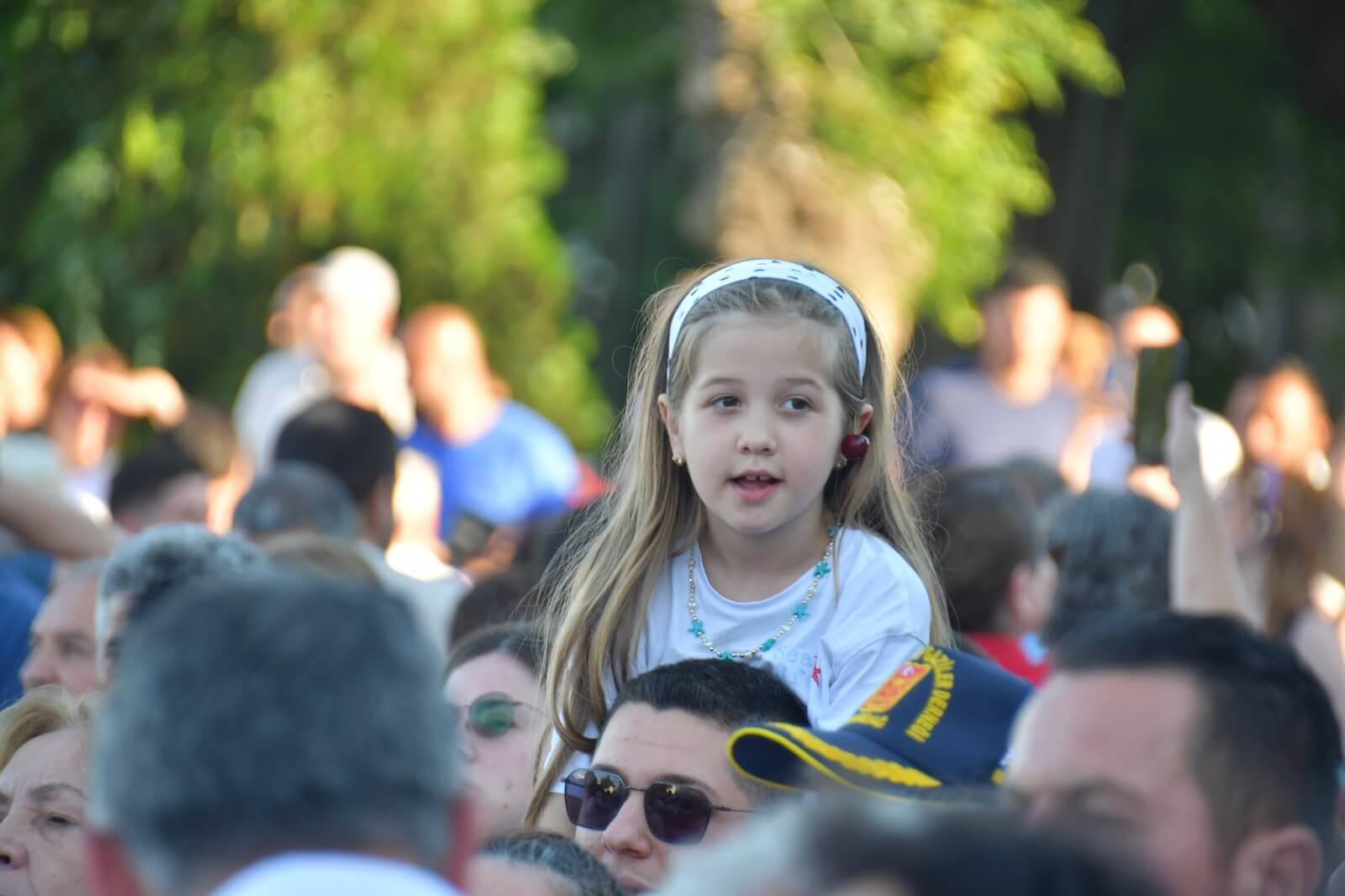 Kiraz Festivali Kortejinde İnsan Seli