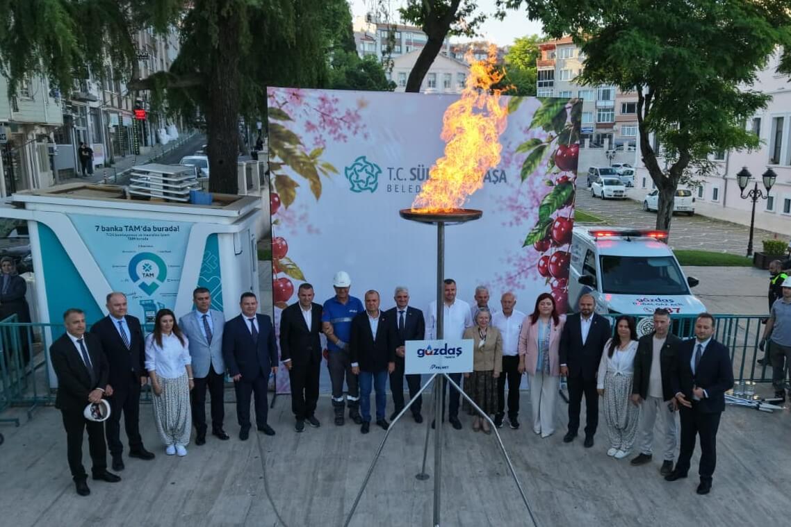 Kiraz Festivali Kortejinde İnsan Seli