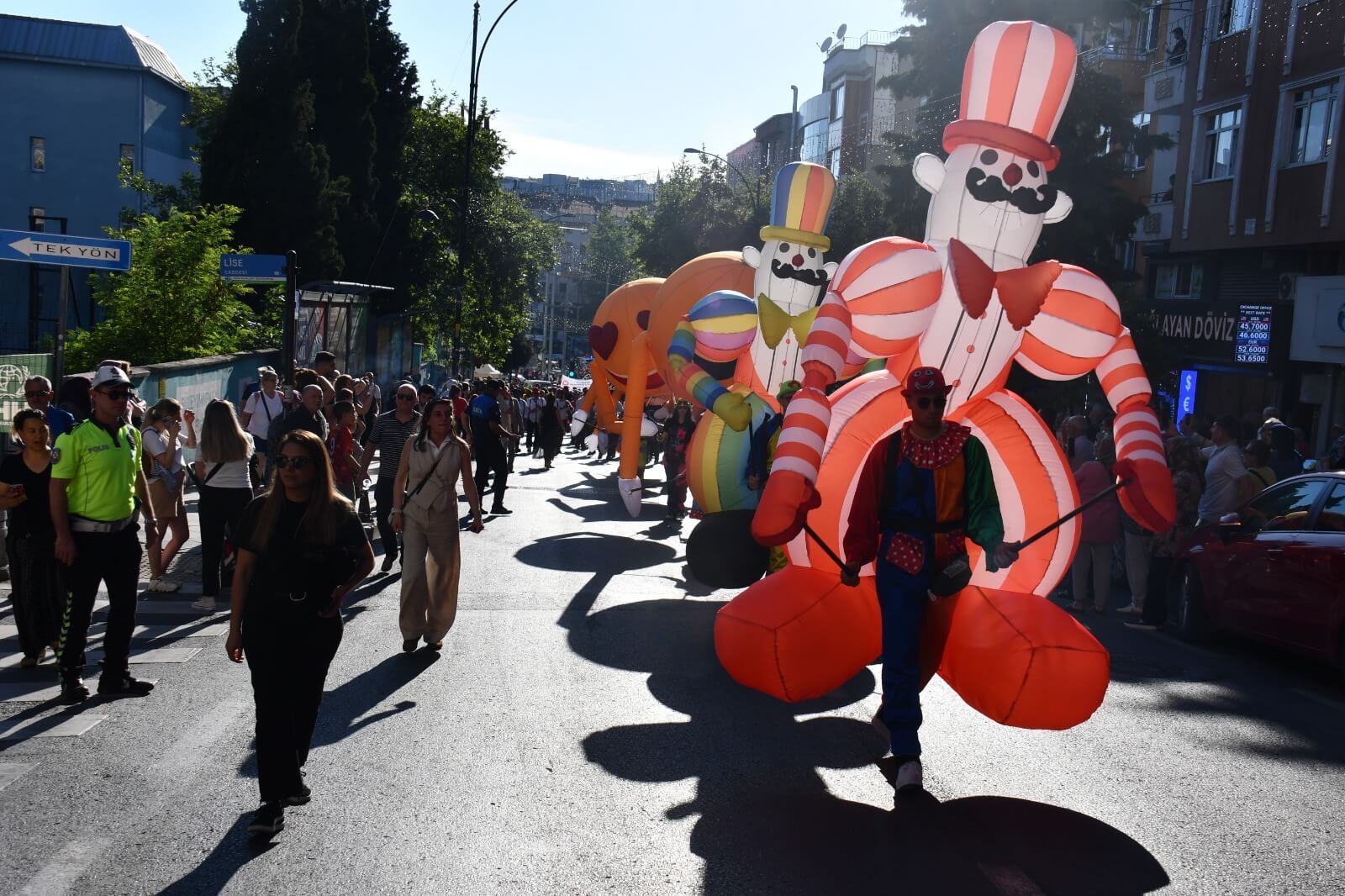 Kiraz Festivali Kortejinde İnsan Seli