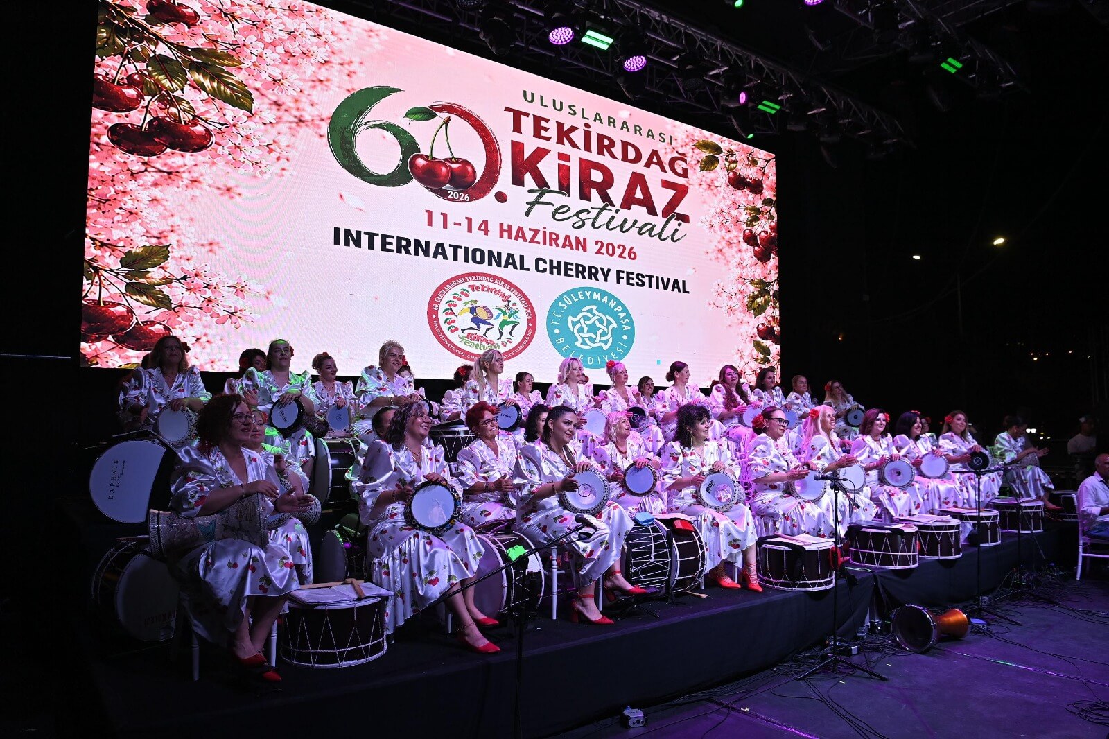 Festivalin İlk Gününde Burhan Öçal Rüzgârı Esti