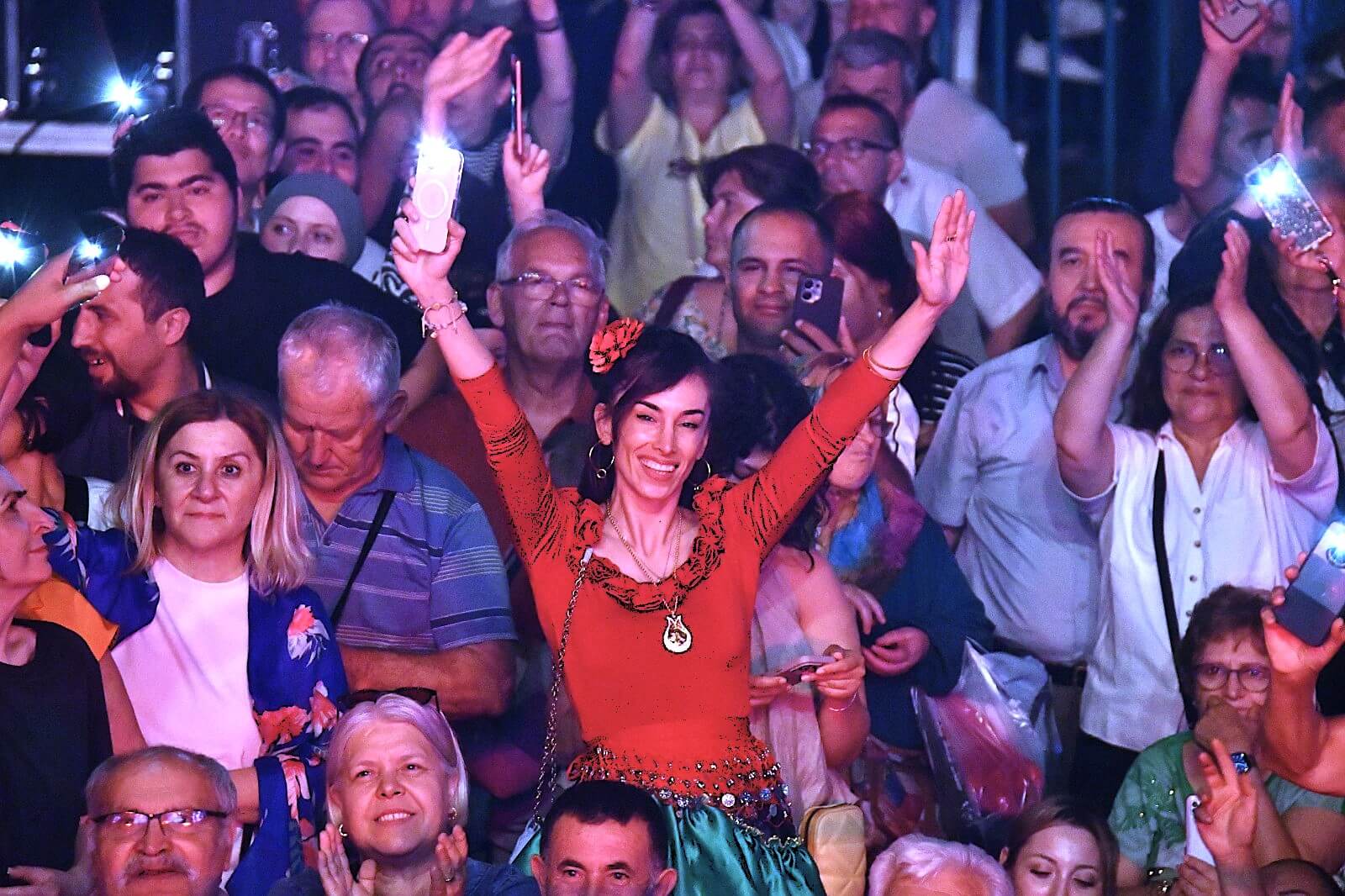 Festivalin İlk Gününde Burhan Öçal Rüzgârı Esti