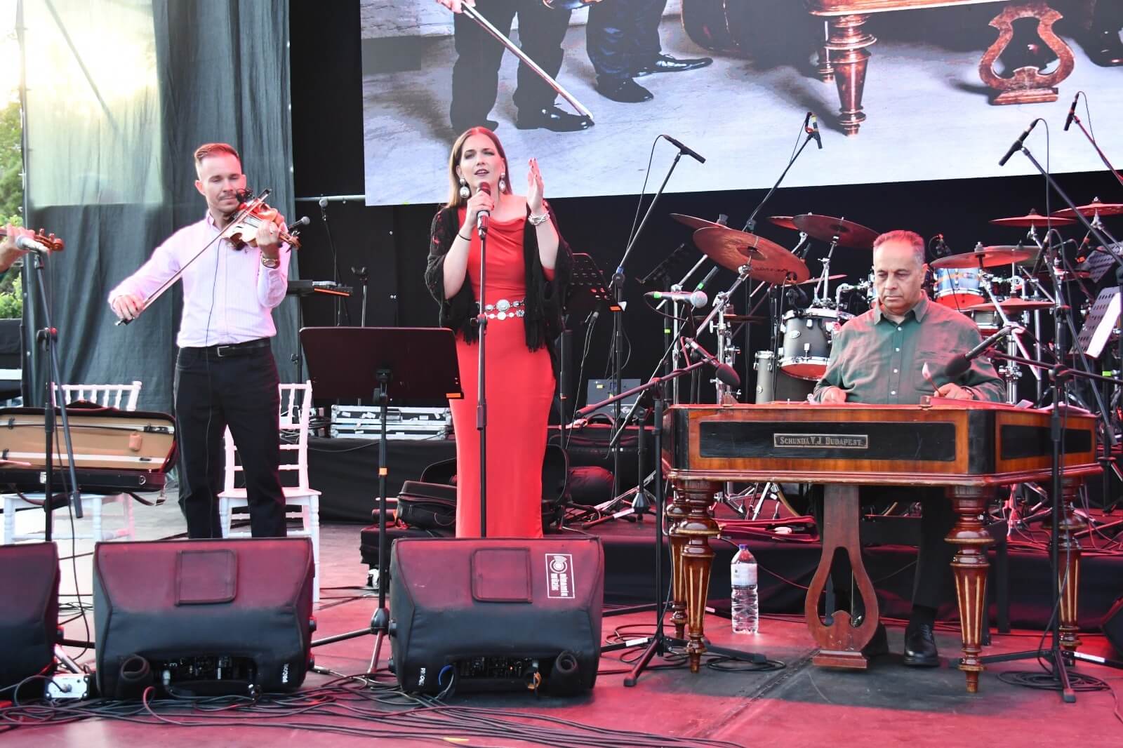 Kiraz Festivalinde Muhteşem Cumartesi