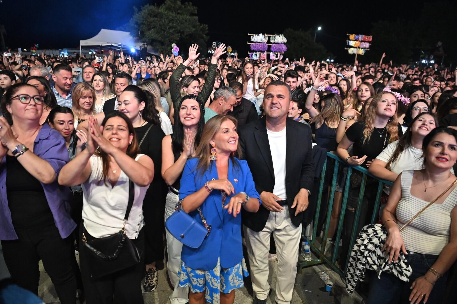 Kiraz Festivalinde Muhteşem Cumartesi