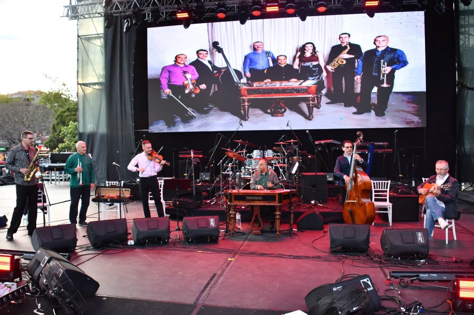Kiraz Festivalinde Muhteşem Cumartesi