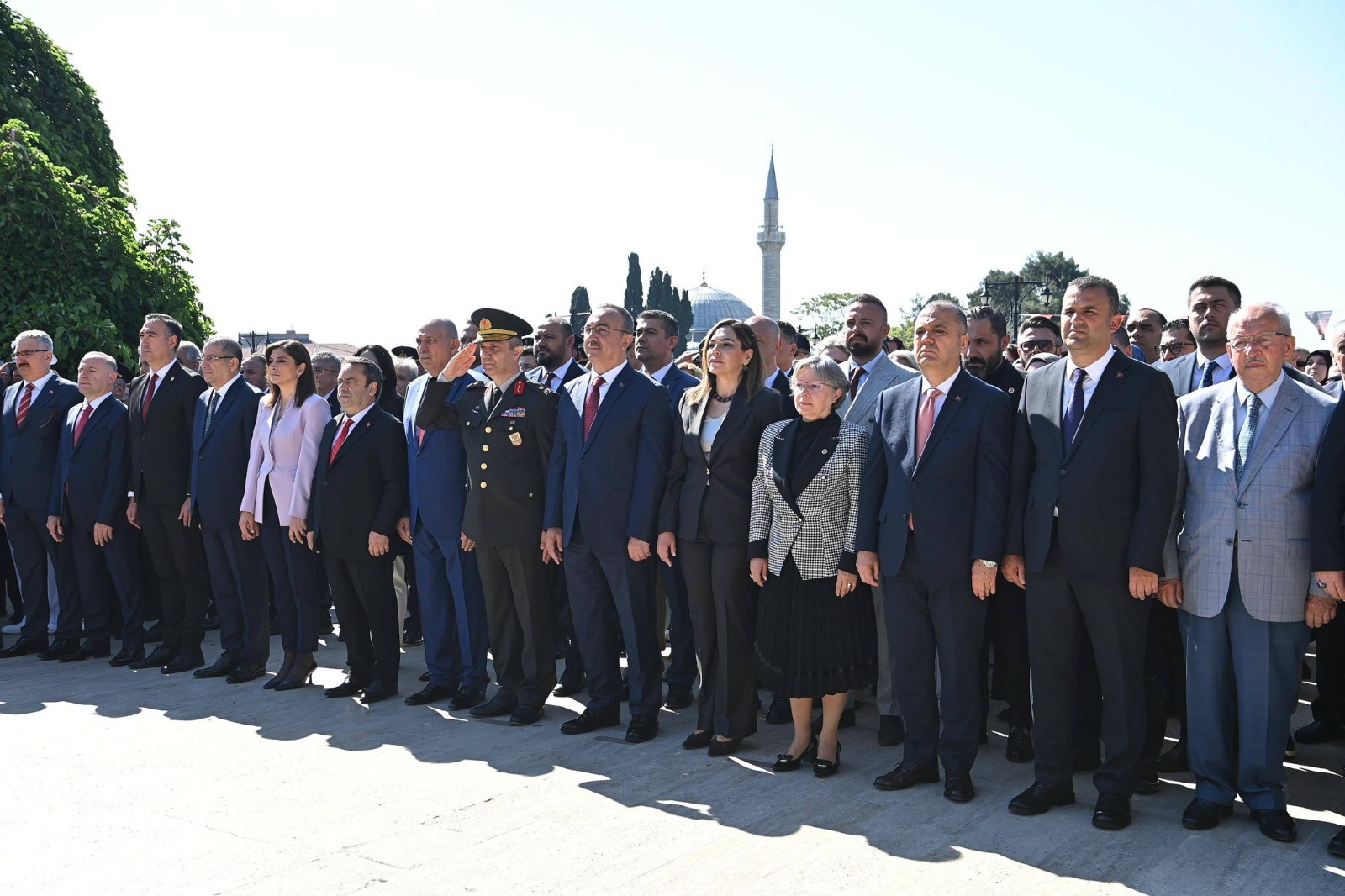 HER SOKAKTA EMEĞİN AYAK İZİ