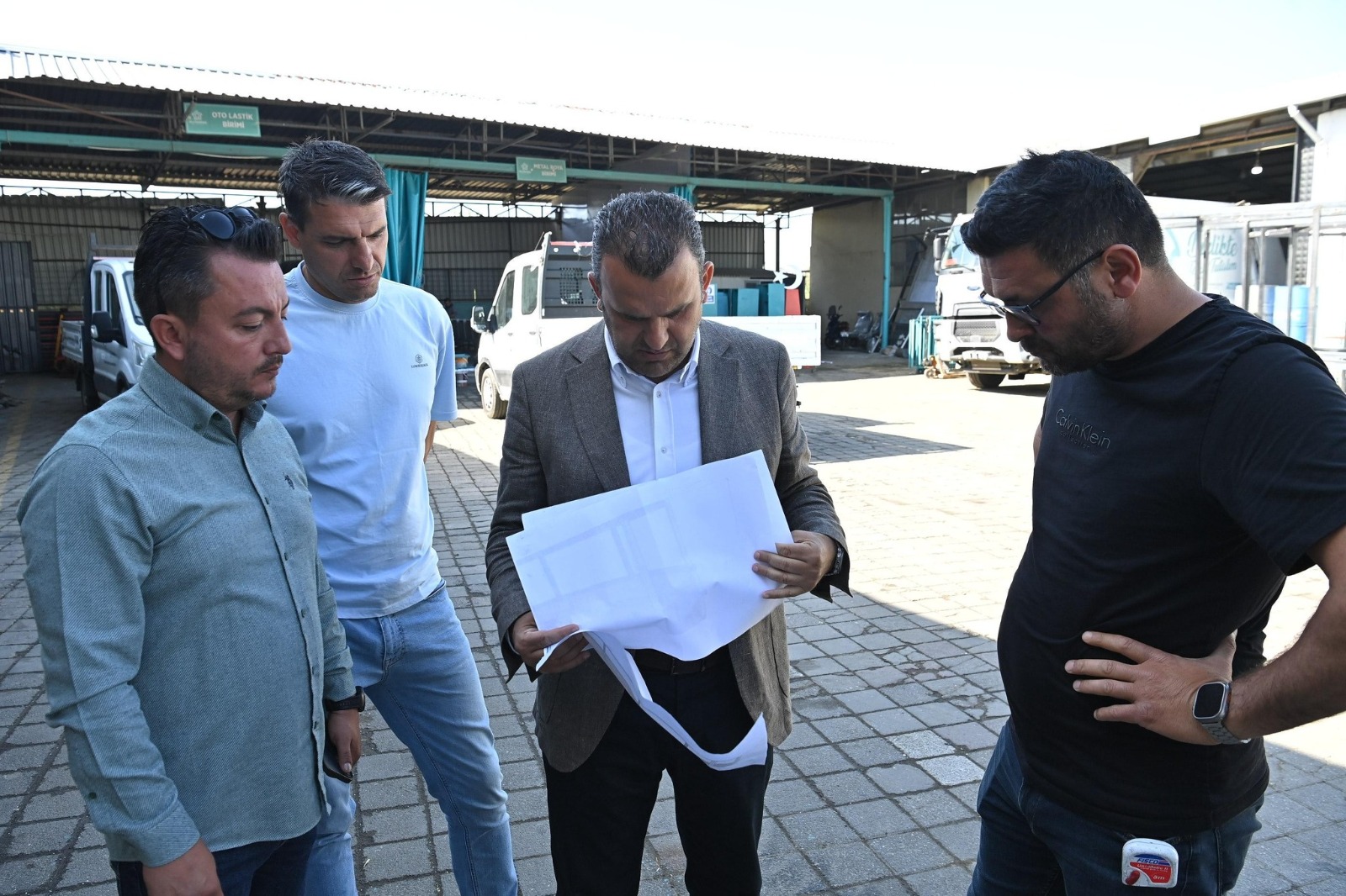 HER SOKAKTA EMEĞİN AYAK İZİ