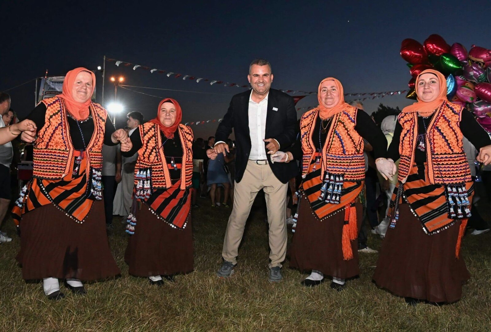BİZ HER YERDEYİZ