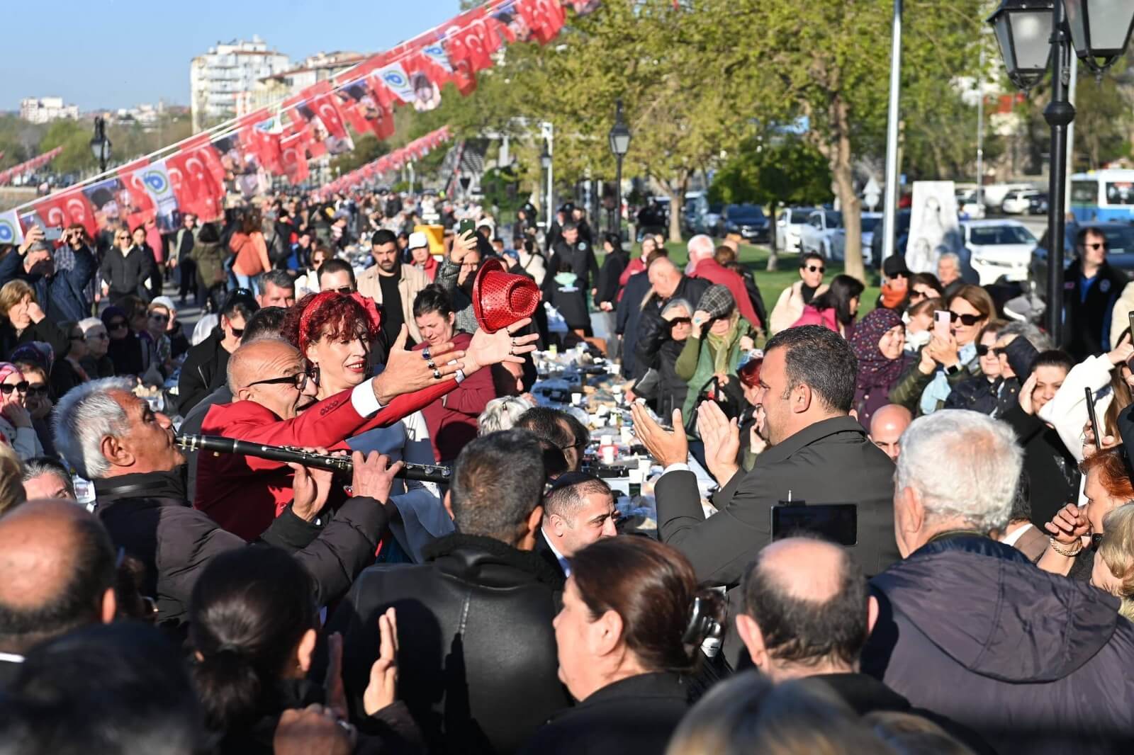 BİRLİKTE GÜÇLÜYÜZ