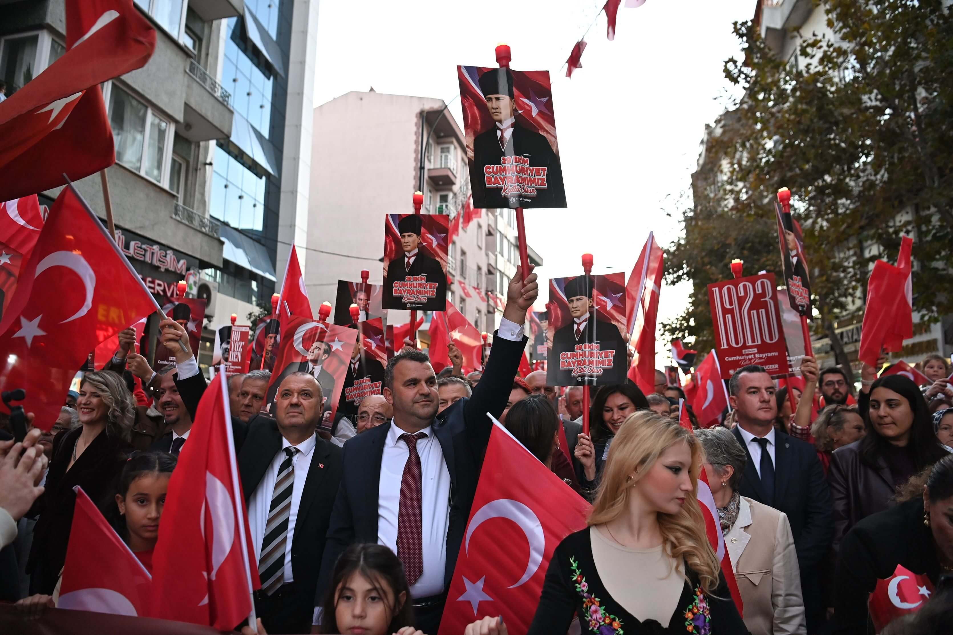 BİRLİKTE GÜÇLÜYÜZ